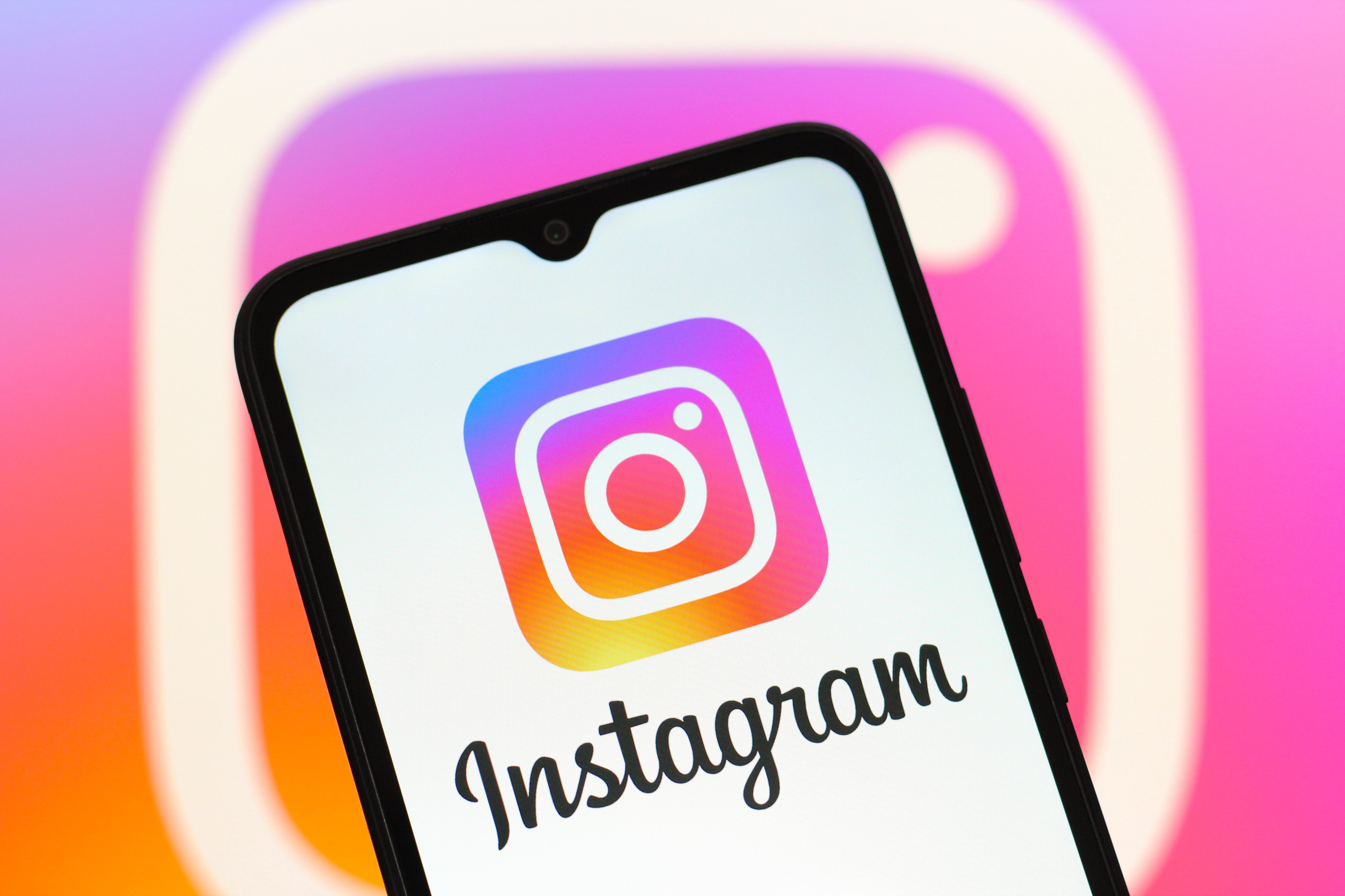 How to optimize content strategy with active Instagram user data